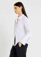 Chemise blanche femme chic Antonia – patte boutonnage dissimulée, poignets allongés