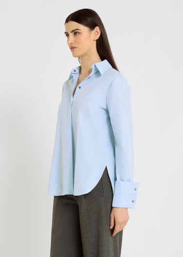 Chemise Aurore bleu ciel – twill chevron texturé, coupe droite, base arrondie