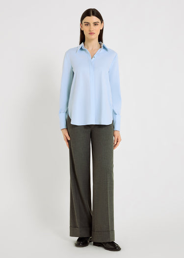 Chemise femme bleu ciel Aurore – twill chevron coton, col modulable mao ou classique