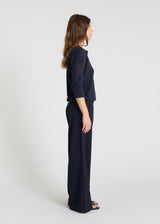 Pull Bloom bleu nuit porté pull polo femme coton bio ajouré léger mi-saison