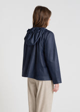 Blouson Blossom bleu marine femme, veste légère chic avec poches plaquées et boutons nacre