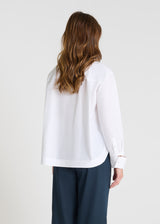 Chemise Dahlia blanc optique portée chemise blanche femme coton coupe droite fluide