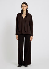 Blouse Doli couleur chocolat – chemisier femme chic en coton, col bouffant, coupe droite fluide