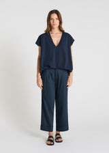 Pull manche courte femme Edelweiss bleu marine molleton col V plis bas arrondis dos long
