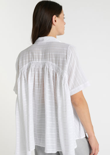 Chemise blanche femme chic Eshal – voile de coton léger, silhouette élégante