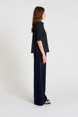 Chemise coton femme bleu marine, coupe droite moderne, volume boîte