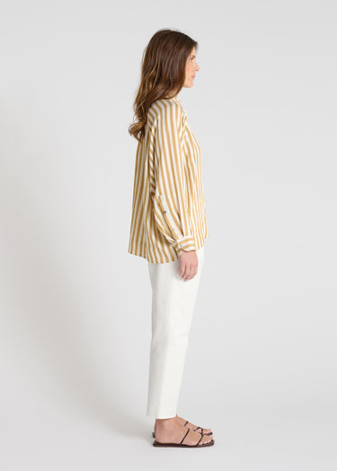 Chemise Flore jaune miel portée chemise rayée femme voile coton coupe fluide décontractée