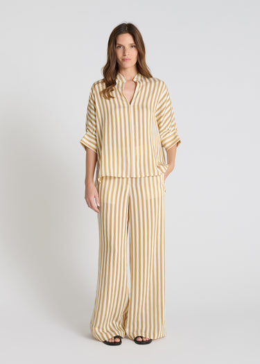 Blouse Gentiane miel rayée, chemisier femme chic avec col officier et manches courtes, vue de face