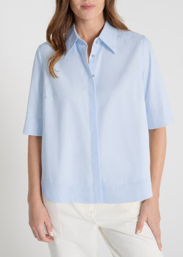 Chemise femme chic bleu ciel en coton, manches courtes, coupe droite - Isabella