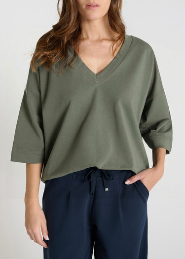 Pull sans manche femme vert kaki molleton doux, silhouette casual chic – Lupin