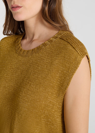 Détail pull Patchouli doré maille lin brillante col rond bord-côte finitions nettes