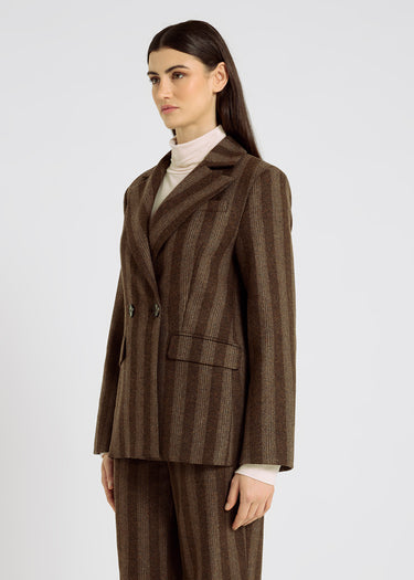 Veste Pearl brun tweed, détail col blazer et poche passepoilée – ensemble tailleur chic femme