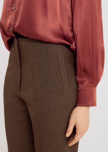 Pantalon Riley chevron marron – jean fluide femme style, pantalon élégant femme intemporel