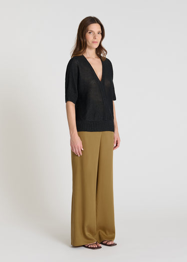Pull Soma noir porté pull sans manche femme lin volume boîte moderne décontracté