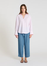 Blouse rayée bleu ciel twill coton, col ouvert avec fronces, manches longues, chemisier femme chic élégant