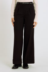 Pantalon femme noir Alfie – coupe droite large, plis devant, style intemporel élégant
