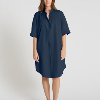 Robe chemise femme bleu nuit en popeline stretch, col montant, manches courtes - Vue de face Amaryllis
