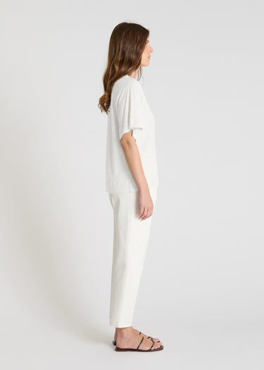 Tee shirt femme blanc lin jersey détail couture apparente structurante devant
