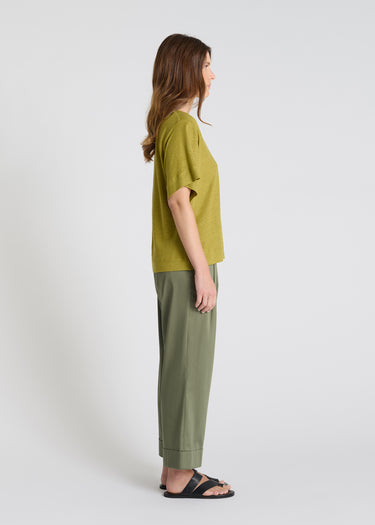 T-shirt Aubino vert olive porté tee shirt femme lin jersey ample aérien estival décontracté
