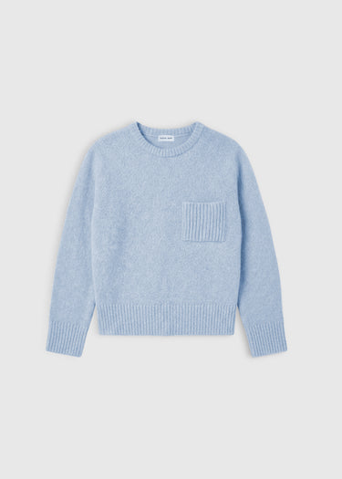 Pull femme bleu ciel en baby alpaga – Ben, ligne courte et droite, tenue décontractée chic au quotidien
