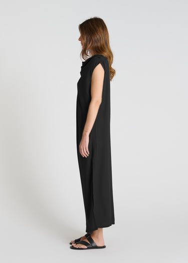 Robe Badiane noir portée robe longue femme Tencel fluide élégance effortless moderne
