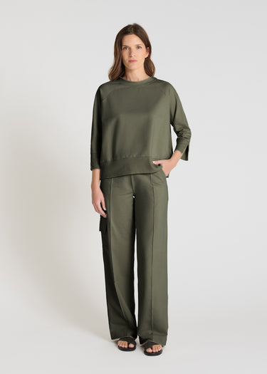 Sweat femme vert kaki en molleton, col rond, manches raglan longues, volume boîte - Vue de face Balisier

