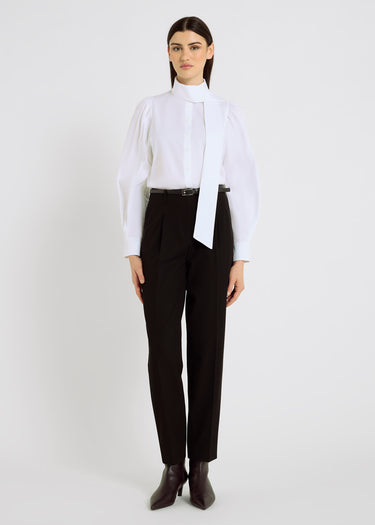 Ceinture noire cuir femme – détail boucle argentée, ceinture fine en cuir véritable pour tenue chic
