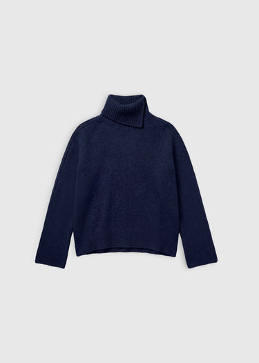 Pull femme bleu nuit baby alpaga Dante – volume enveloppant, col roulé fendu côté gauche, pull oversize femme
