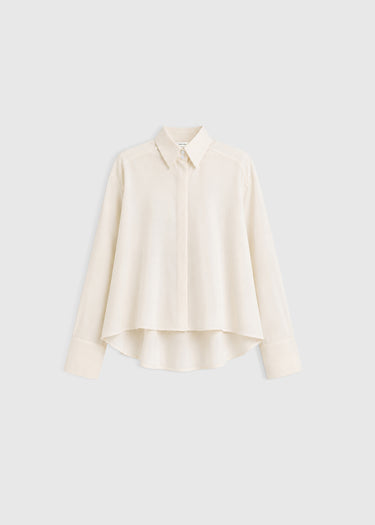 Chemise blanche femme en popeline de coton habillé, coupe courte évasée, manches longues chauve-souris, boutons nacre – Dezba ivoire