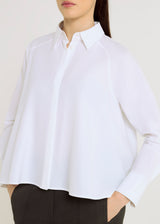 Chemise blanche femme chic Dezba – popeline 100% coton, manches chauve-souris, boutons nacre, chemisier femme chic et original

