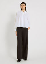 Chemise blanche femme Dezba – popeline coton, coupe courte évasée, manches chauve-souris, boutons nacre naturelle
