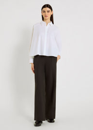 Chemise blanche femme Dezba – popeline coton, coupe courte évasée, manches chauve-souris, boutons nacre naturelle
