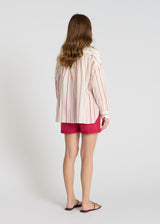 Chemise Églantine rose indien portée chemise rayée femme voile coton coupe droite fluide
