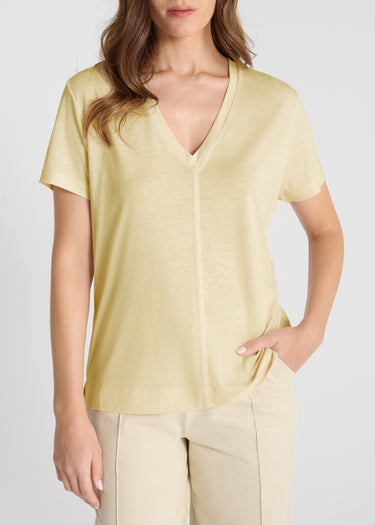 T-shirt col V jaune femme en jersey coton, détail découpes structurantes avant et arrière - Emilion
