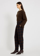Pantalon élégant femme bleu marine laine barrel poches passepoilées dos – Finn
