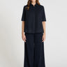 Chemise femme bleu marine popeline coton, volume boîte court, manches courtes