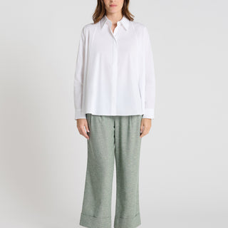 Chemise blanche femme Frésia popeline coton plis dos fluides patte boutonnage cachée
