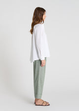 Chemise Frésia blanc optique portée chemise blanche femme coton coupe évasée fluide
