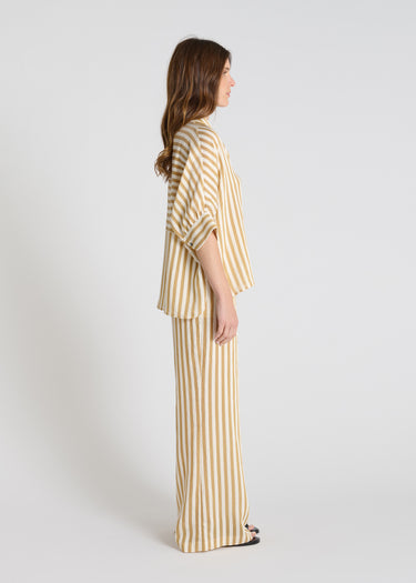 Blouse Gentiane miel en voile rayé, chemisier femme chic avec emmanchure basse et tombé fluide, vue de dos
