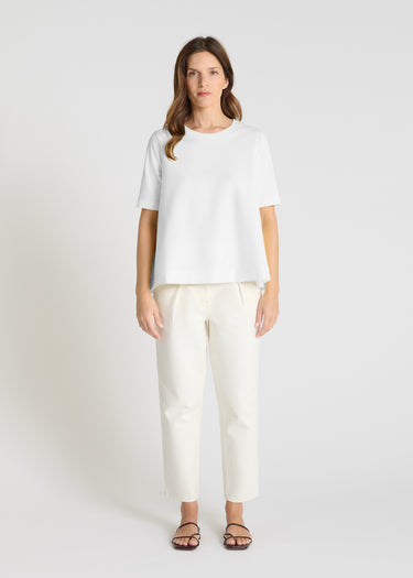 Pull oversize femme blanc manches courtes molleton, coupe évasée fluide, encolure ronde
