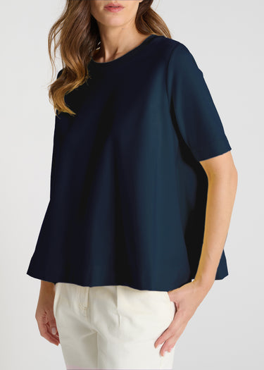 Pull oversize femme bleu nuit manches courtes, détail encolure ronde, tissu molleton sweat doux
