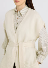 Gilet femme classe blanc cassé baby alpaga – volume kimono, fentes côtés, pull sans manche femme, Honoré
