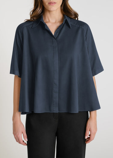Chemise femme bleu marine et noir, voile de coton, rayures élégantes, coupe fluide et légère – Hortensia