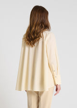 Vue arrière chemise Iberis jaune rayée dos long bascule marquée coton fluide femme
