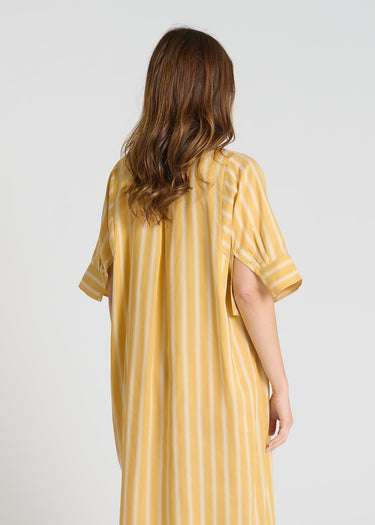 Vue arrière robe Ivy jaune pli creux dos Tencel rayé volume aérien fluide
