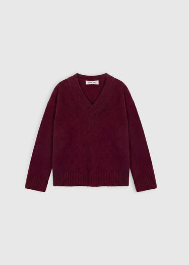 Pull Jacques rouge brun – baby alpaga, col V, emmanchure basse, finitions bord-côtes

