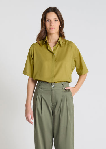 Pantalon femme élégant kaki, coupe droite jambe large, revers bas soignés - Jasmin
