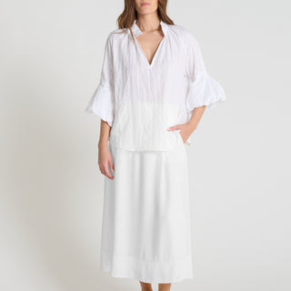 Blouse Jonquille blanc optique brodée, chemisier femme voile de coton avec col à plis et manches ballon, vue de face
