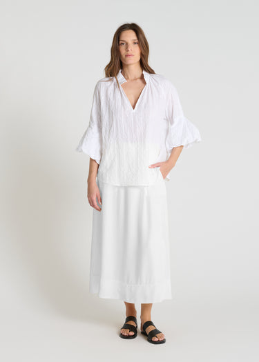 Blouse Jonquille blanc optique brodée, chemisier femme voile de coton avec col à plis et manches ballon, vue de face
