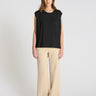 Débardeur noir femme Krishn en jersey coton lyocell, vue de face, sans manches avec encolure ronde épurée
